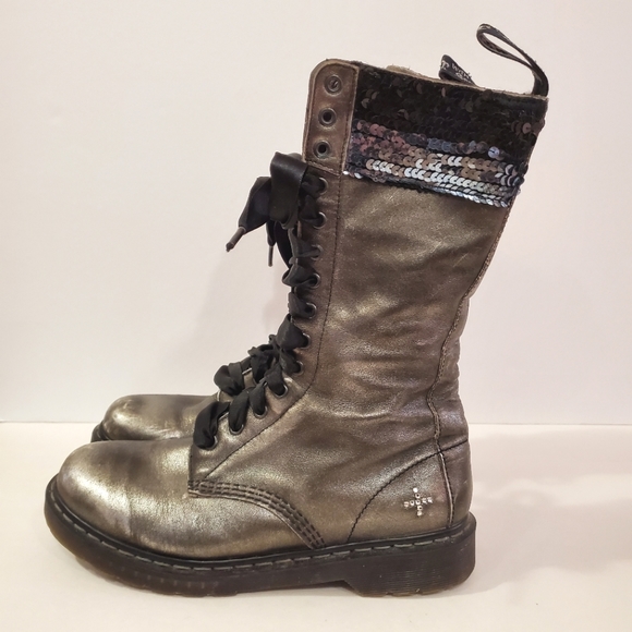 Dr. Martens - Le Sequin 14 Eye Silver Gunmetal boots Rare Ribbon Lace -Ladies 10 - Picture 3 of 12